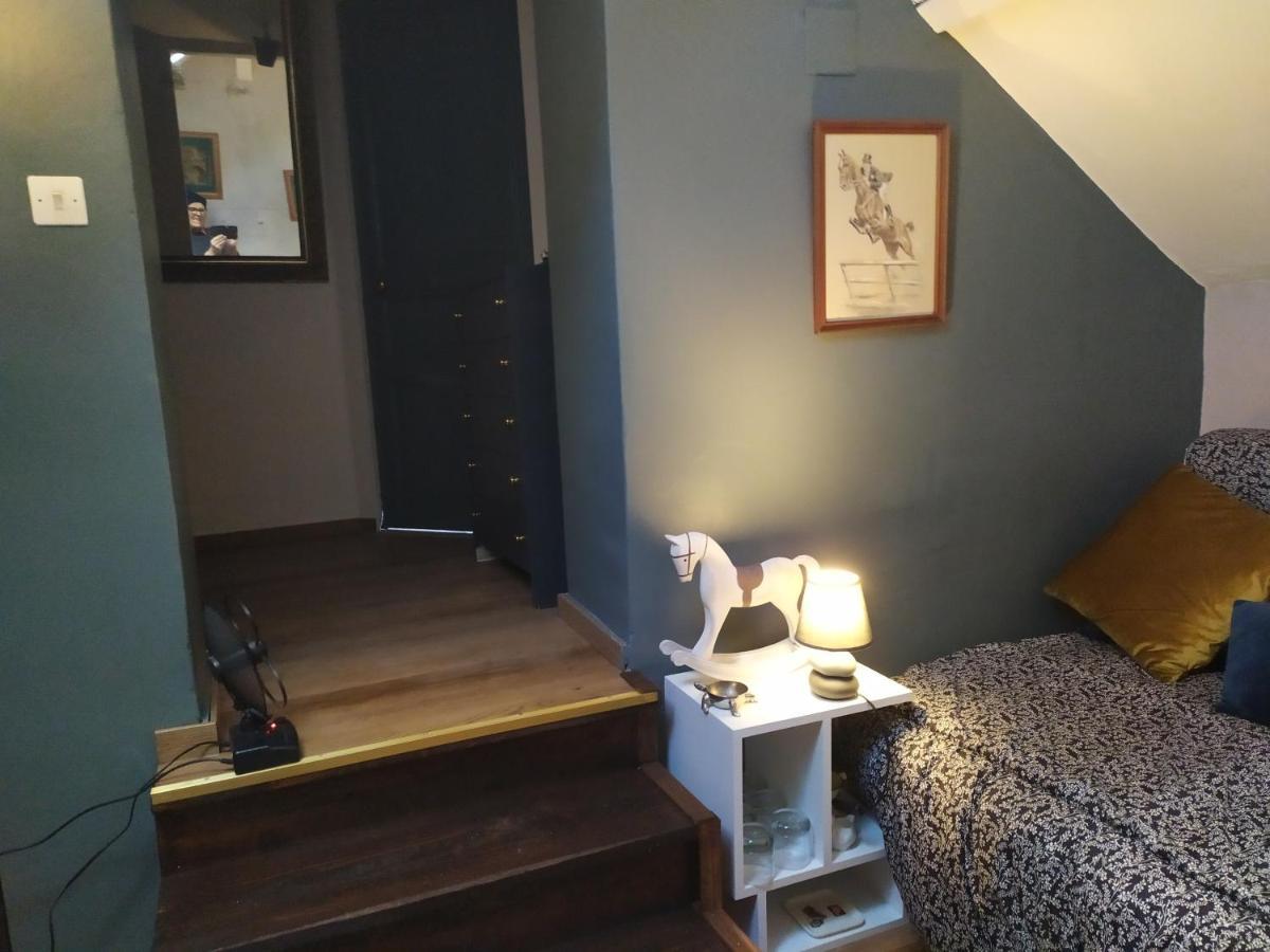 Petit Saint Hubert 1 A 4 Personnes Bed & Breakfast Velles  Dış mekan fotoğraf